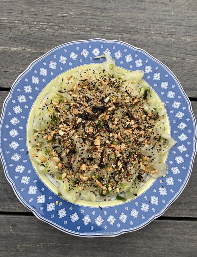 Kohlrabinudel-Salat mit Nori-Algen